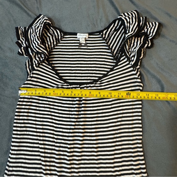 Dynamite Monochrome Striped Top
#1167 - Picture 2 of 6